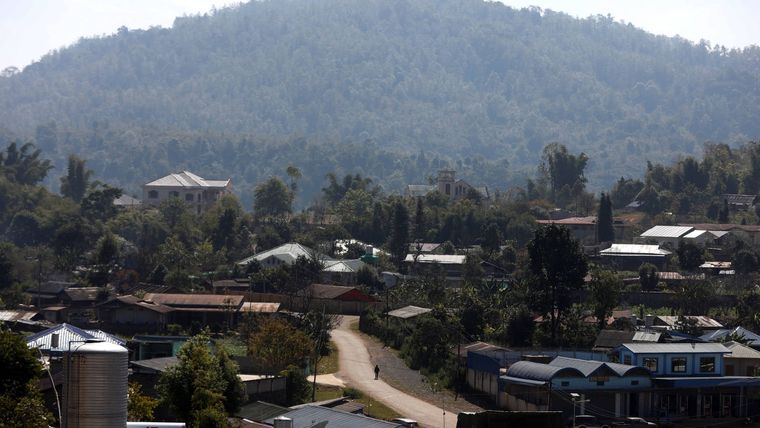 La explosión se produjo en una carretera de Birmania.