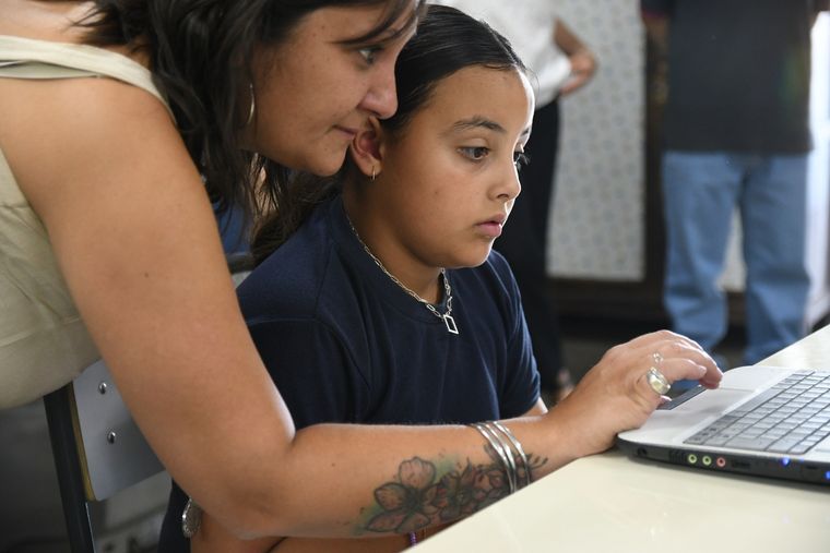 El operativo se lleva a cabo en 70 establecimientos educativos. Foto: Gobierno de Mendoza
