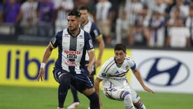 Zambrano rescindió su contrato con Alianza Lima en medio de su causa judicial. Foto: EFE Zambrano rescindió su contrato con Alianza Lima en medio de su causa judicial. Foto: EFE