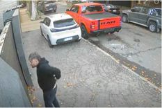 La secuencia fue registrada por una cámara de seguridad. Foto: Captura de video