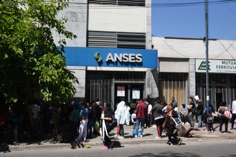 Hoy Anses paga jubilaciones mínimas, AUH, AUE y prenatal.