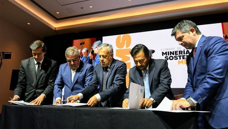 alfredo cornejo cumbre de mineria gobernadores