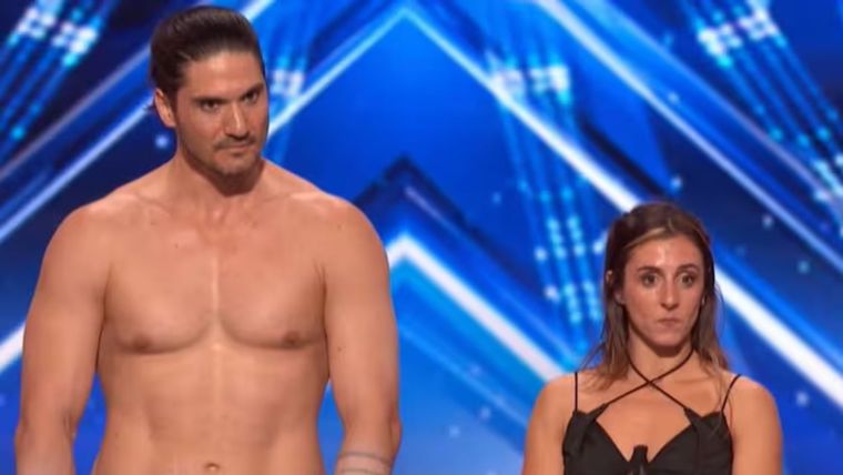 El acto de acrobacia aérea conquistó al jurado de America’s Got Talent. El acto de acrobacia aérea conquistó al jurado de America’s Got Talent.