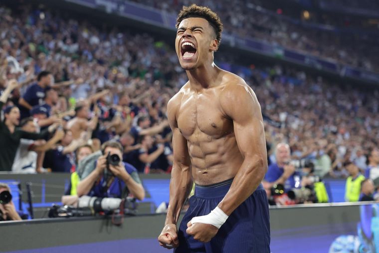 Desire Doué fue la gran figura de la final y metió festejo a lo Cristiano Ronaldo. 