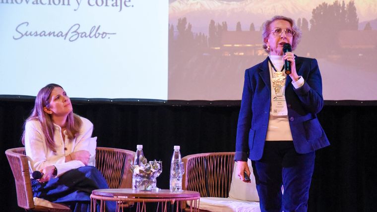 Ana Lovaglio junto a Susana Balbo. Ana Lovaglio junto a Susana Balbo.