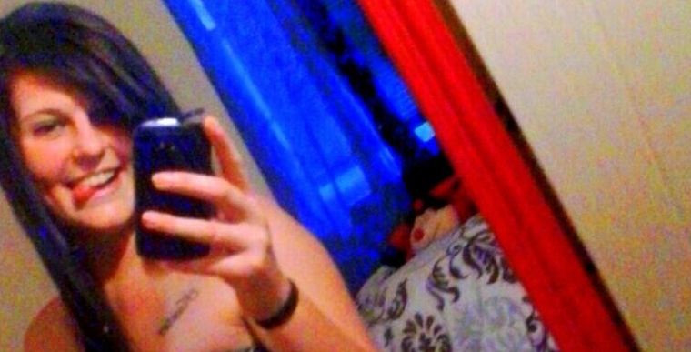 La joven se disparó en sus partes íntimas cuando filmaba un video para adultos