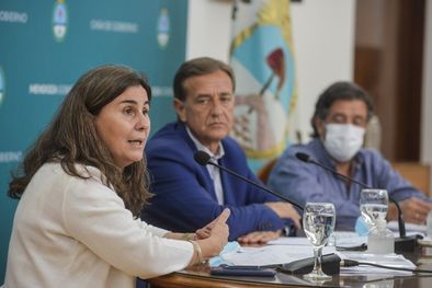 MDZol | La ministra de Salud, Desarrollo Social y Deportes, Ana Nadal, expuso ante las comisiones de Hacienda de la Legislatura detalles del Presupuesto previsto para 2023 Foto: Prensa Gobernación