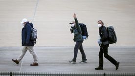 un positivo y un pasajero con sintomas elevan la tension por el hantavirus un positivo y un pasajero con sintomas elevan la tension por el hantavirus