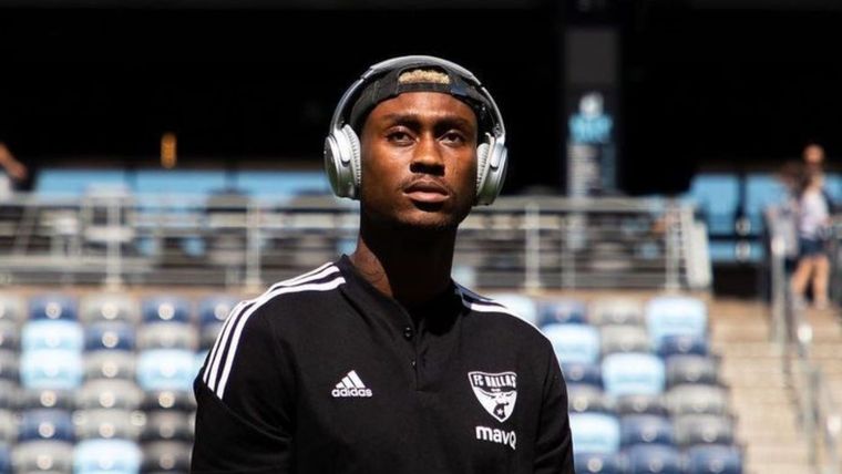 Nkosi Tafari, defensor de Dallas. Foto: Instagram @nkositafari