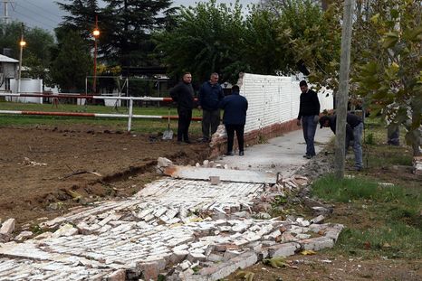 El derrumbe ocurrió durante un fuerte Zonda en 2023 y la reparación se extendió más de lo esperado en plena Ciudad. El derrumbe ocurrió durante un fuerte Zonda en 2023 y la reparación se extendió más de lo esperado en plena Ciudad.