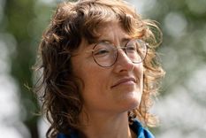 Christina Koch en una conferencia de prensa sobre la misión Artemis II de la NASA en Washington, Estados Unidos.