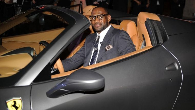 Lebron es un amante de los autos y posee una envidiable colección. Foto: TopGear