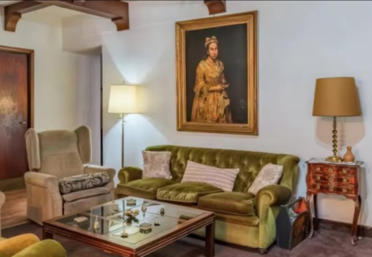 La imagen que compartió la inmobiliaria donde se puede observar la obra robada por los nazis.