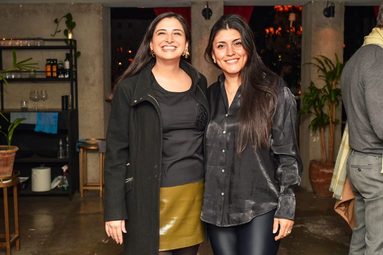 Nuria Olivera y Emilia Cabrera. Nuria Olivera y Emilia Cabrera.