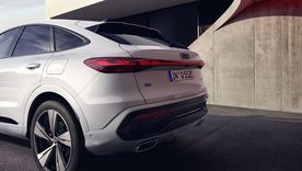 Las versiones híbridas enchufables de los SUV de Audi ofrecen una potencia de sistema de 295 HP o 365 HP y pueden recorrer hasta 100 kilómetros sin emisiones. Las versiones híbridas enchufables de los SUV de Audi ofrecen una potencia de sistema de 295 HP o 365 HP y pueden recorrer hasta 100 kilómetros sin emisiones.