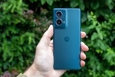 Un celular con características premium que está de oferta.&nbsp;