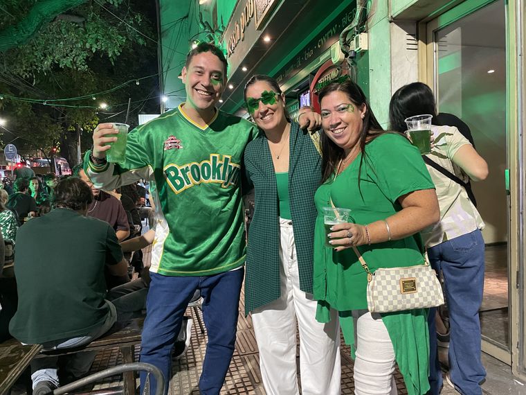 Franco, Ximena y Valeria Montenegro. Franco, Ximena y Valeria Montenegro.