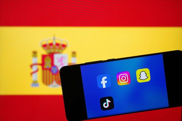 El Gobierno español ha sido el último en anunciar medidas para prteger a los menores de los peligros de las redes sociales.