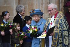¡alerta en inglaterra!: desalojan a la reina isabel ii del palacio de buckingham por el coronavirus