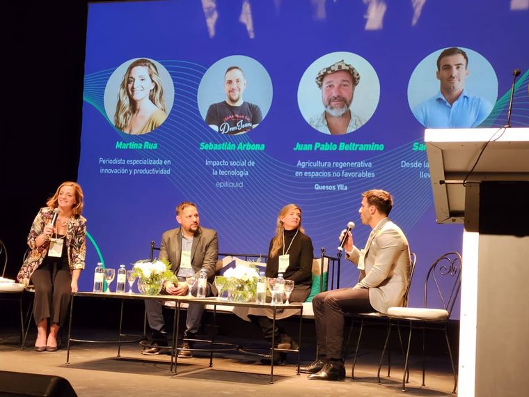 En Valos se habló sobre el uso de la Inteligencia Artificial para mejorar las prácticas empresariales. Foto: Foto Valos