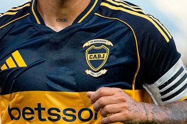 Boca luce un escudo distinto en redes sociales.