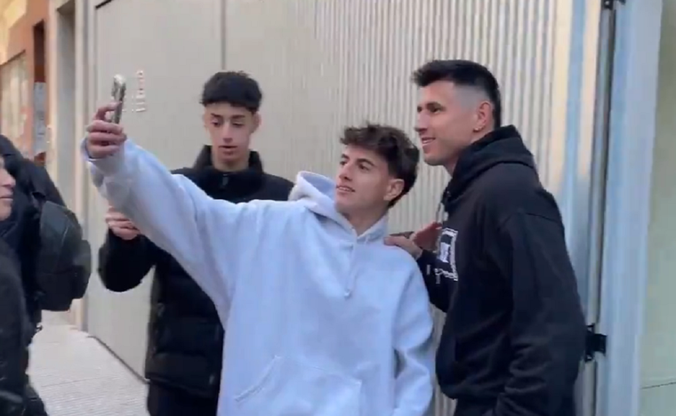 El atacante pasó la revisación y fue presentado oficialmente. Foto: Captura