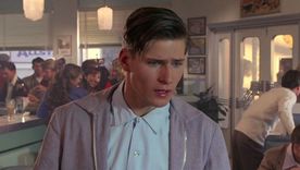 Crispin Glover interpretó a George McFly en la película Volver al Futuro.