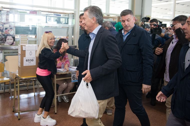 El expresidente Mauricio Macri llevó facturas pero algo raro sucedió Foto: Telam