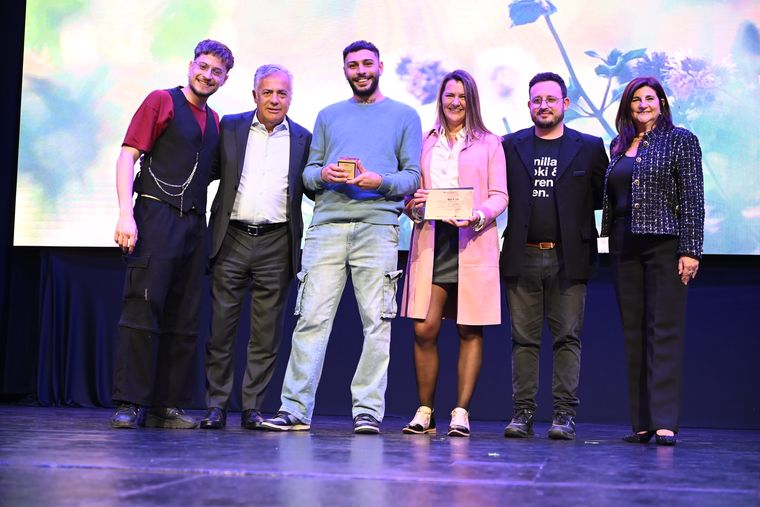 ¡Oro y felicidad total para Savia, el restaurante de bodega Casarena!