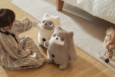 Las nuevas mascotas combinan la Inteligencia Artificial con un diseño expresivo para incorporarse a una flamante categoría de la robótica doméstica. Las nuevas mascotas combinan la Inteligencia Artificial con un diseño expresivo para incorporarse a una flamante categoría de la robótica doméstica.