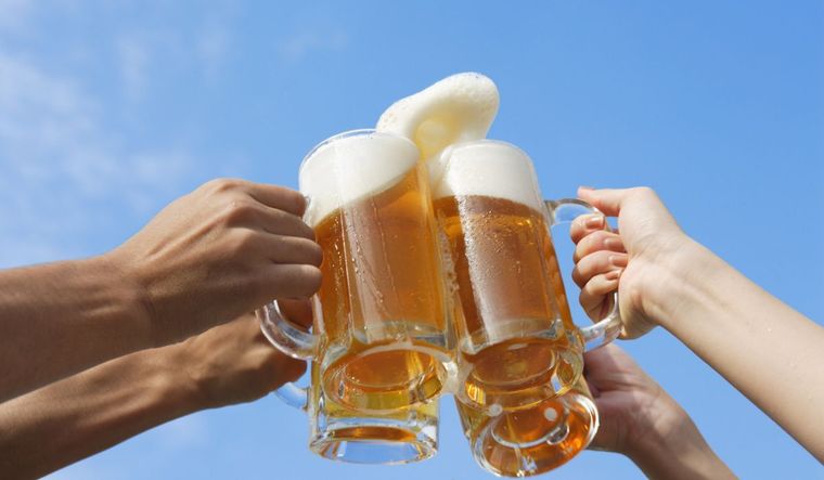 La espuma de la cerveza como una barrera protectora que impide la oxidación.