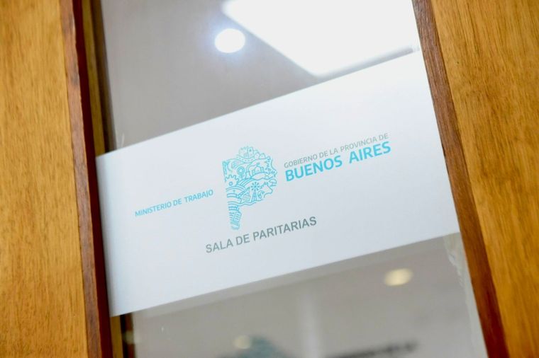 Axel Kicillof busca contener a los gremios por marginarlos de las listas y calmar el mal humor de docentes y empleados públicos, convocando a la paritaria estatal bonaerense&nbsp;&nbsp;