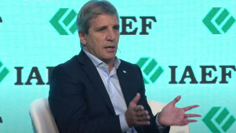 Luis Caputo en el IAEF Foto: Captura de video