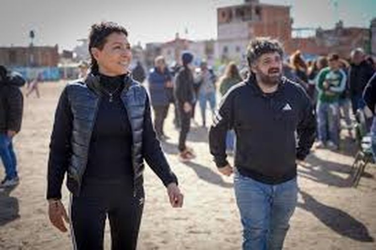 Facundo Tignanelli y Mayra Mendoza, las principales espadas de La Cámpora en la Legislatura bonaerense se preparan par dar batalla en el recinto de Diputados Facundo Tignanelli y Mayra Mendoza, las principales espadas de La Cámpora en la Legislatura bonaerense se preparan par dar batalla en el recinto de Diputados