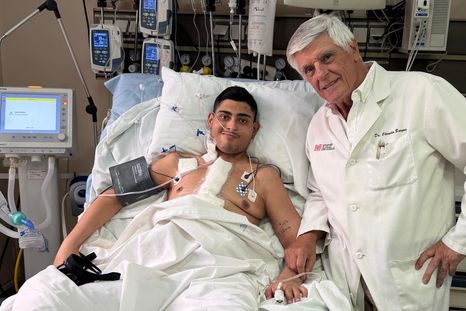 Exequiel Ferreyra y Claudio Burgos después del trasplante. Exequiel Ferreyra y Claudio Burgos después del trasplante.