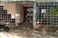 tres trabajadores del geriatrico de ciudad estan bajo observacion