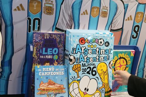 Los libros relacionados al fútbol arrasaron en ventas. Los libros relacionados al fútbol arrasaron en ventas.