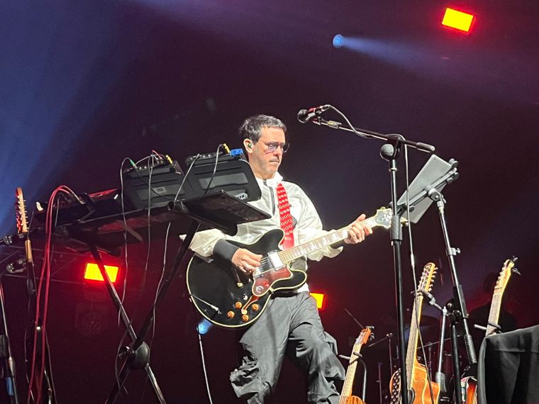 Lisandro Aristimuño emocionó en Mendoza con un show íntimo en formato trío, en el Arena Maipú.&nbsp;