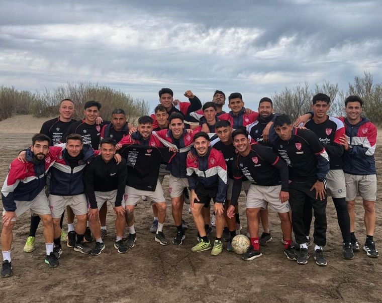 El equipo albirrojo se prepara para jugar los playoffs ante Sarmiento de La Banda. El equipo albirrojo se prepara para jugar los playoffs ante Sarmiento de La Banda.