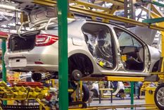 entre enero y octubre cayo 28,8 % la produccion de automoviles