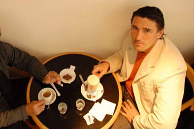 MDZol | Una charla franca de fútbol, compartieron el Pájaro Domizzi y el Bigotón Dubanced. Foto: Nacho Gaffuri