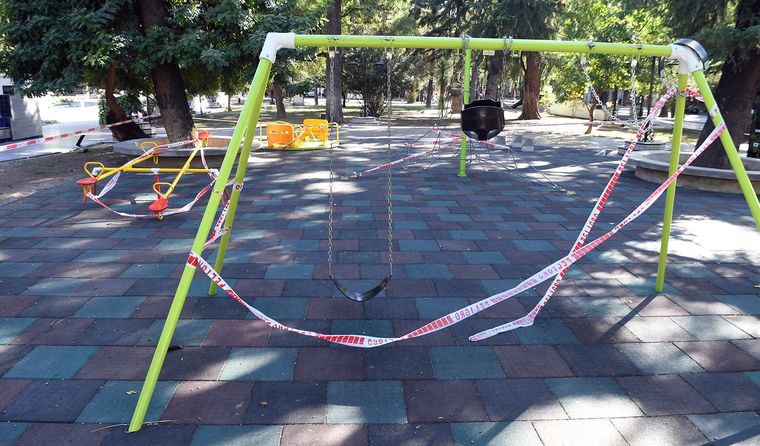 Los juegos infantiles abandonados, un símbolo de la pandemia. Los juegos infantiles abandonados, un símbolo de la pandemia.