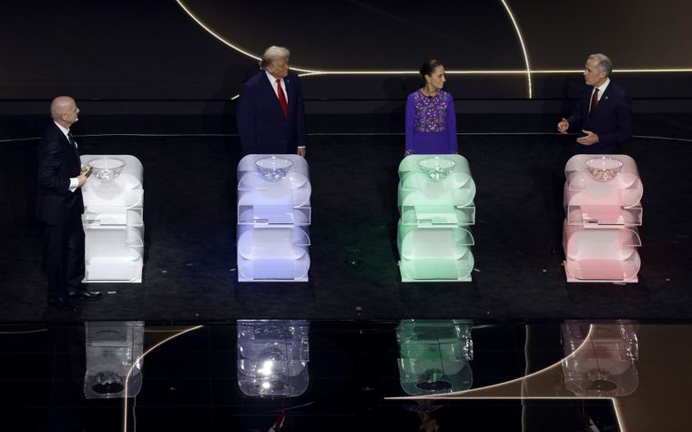 Donald Trump, Mark Carney y Claudia Sheinbaum dieron inicio al sorteo del Mundial 2026.