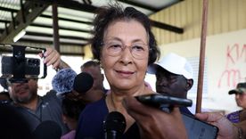 Quién es Jennifer Simons, la primera presidente de Surinam, uno de los países más pobres de Sudamérica y que recientemente descubrió grandes reservas de petróleo Quién es Jennifer Simons, la primera presidente de Surinam, uno de los países más pobres de Sudamérica y que recientemente descubrió grandes reservas de petróleo