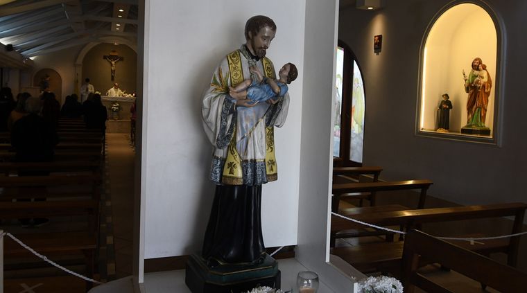 El templo abrió sus puertas a las 6:30 horas Foto: ALF PONCE MERCADO / MDZ