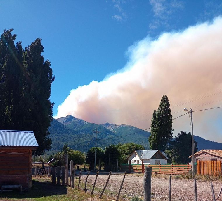 Localidad de Cholila, Chubut. Foto: TW: @eugeamazona
