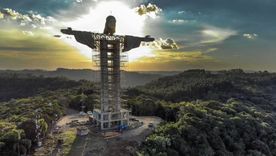 Esta semana fueron instalados los brazos y la cabeza de la estatua, de 43 metros de altura. (Fuente: GETTY IMAGES)