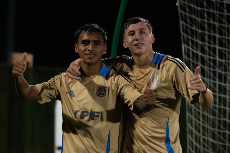 Milton Delgado, el volante de Boca, y el mendocino Santino Andino, de Godoy Cruz, ya palpitan el debut. Foto: Prensa AFA Milton Delgado, el volante de Boca, y el mendocino Santino Andino, de Godoy Cruz, ya palpitan el debut. Foto: Prensa AFA