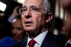 El exmandatario, de 68 años y mentor político del actual presidente, Iván Duque, es acusado de fraude procesal y soborno.