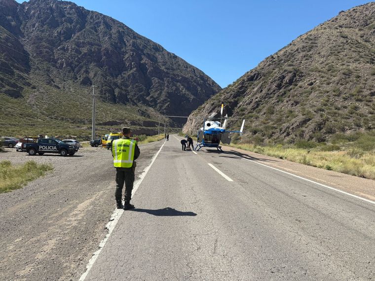 Un herido de gravedad tras el vuelco de un vehículo chileno. Un herido de gravedad tras el vuelco de un vehículo chileno. 
